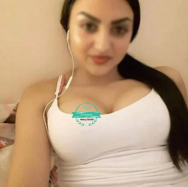 Curvy Figure Call Girl Nidhi in Noida